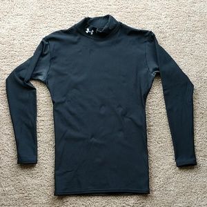 Men's size medium Under Armour turtleneck